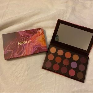 Hipdot Eyeshadow Palette